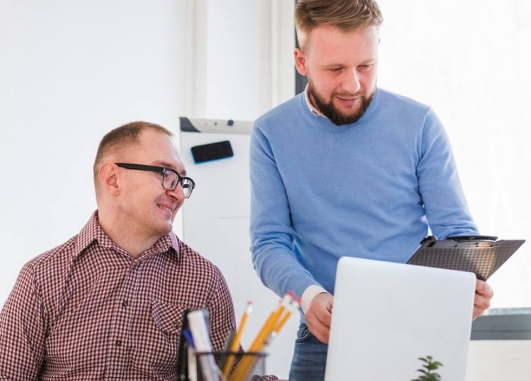 Berufsbild Softwareentwickler: Einstieg, Aufstieg und Entwicklungsmöglichkeiten – Ein Umfassender Leitfaden für Ange-hende und Erfahrene Softwareentwickler